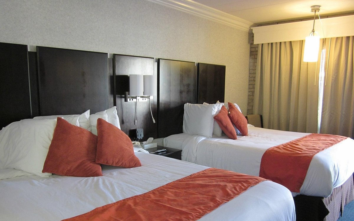 gaido-s-seaside-inn-2-beds-1200x750-1